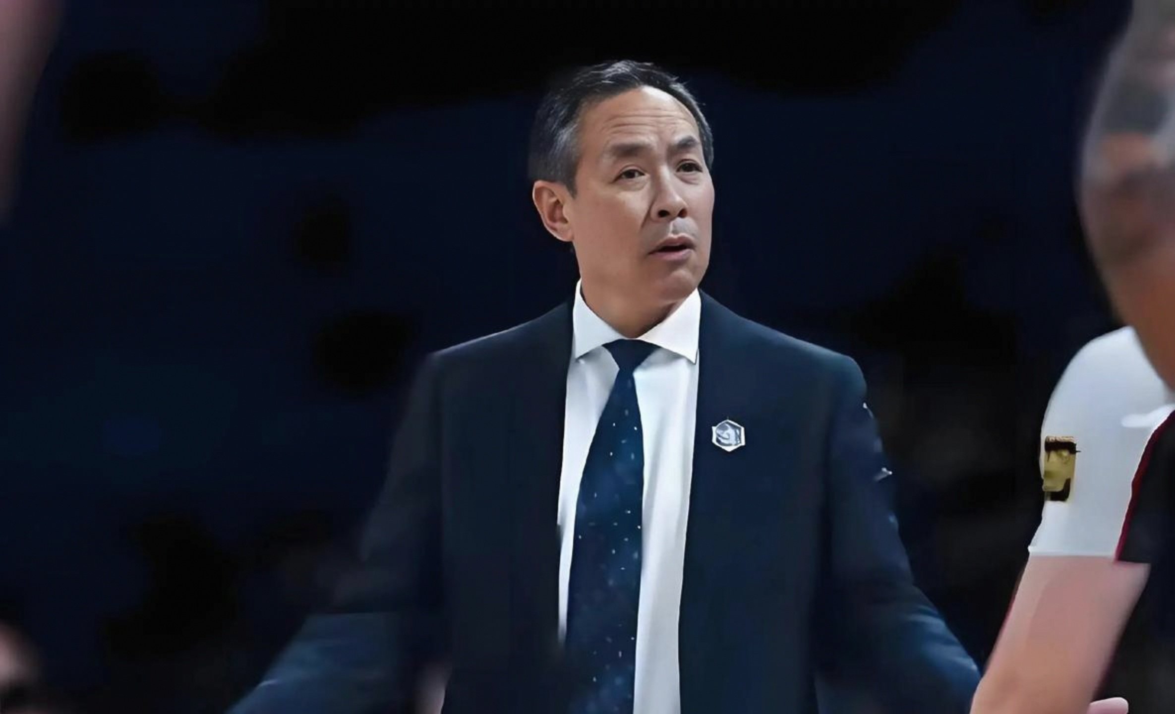 开云中国-优秀外援表现出色,帮助球队取得胜利的句子